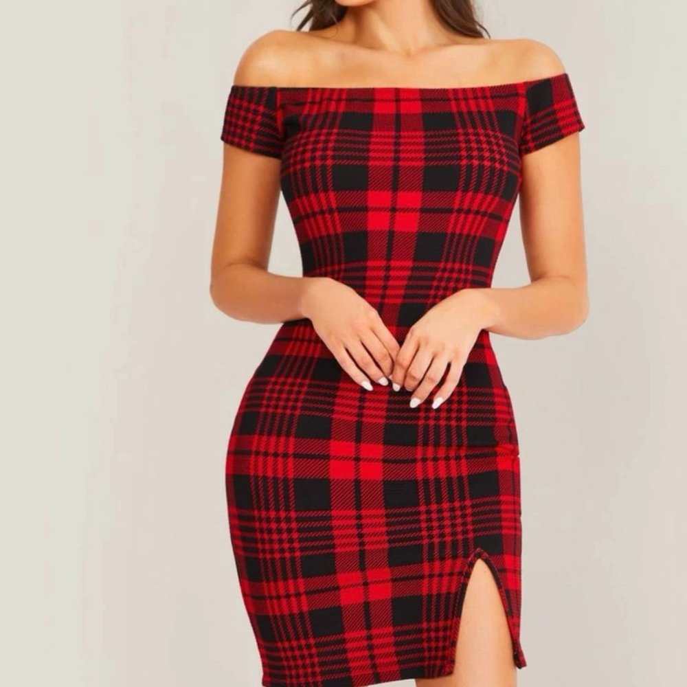 Plaid Red and Black Dress Off shoulders Stretch  Size Small